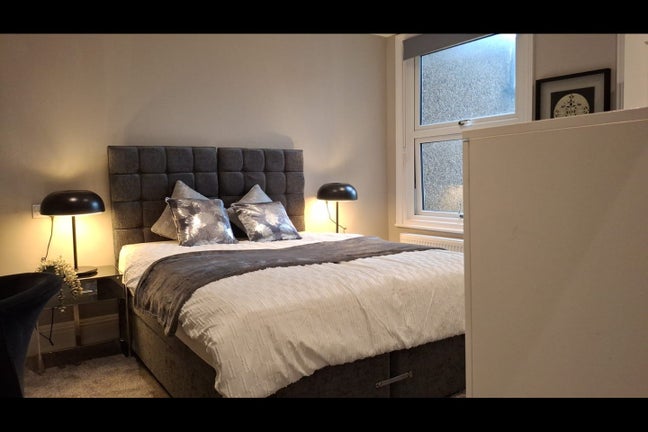 Beautiful Double Ensuite Room in Watford WD17 Main Photo