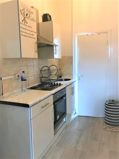 Studio Flat available in Cricklewood .NW2 Main Photo