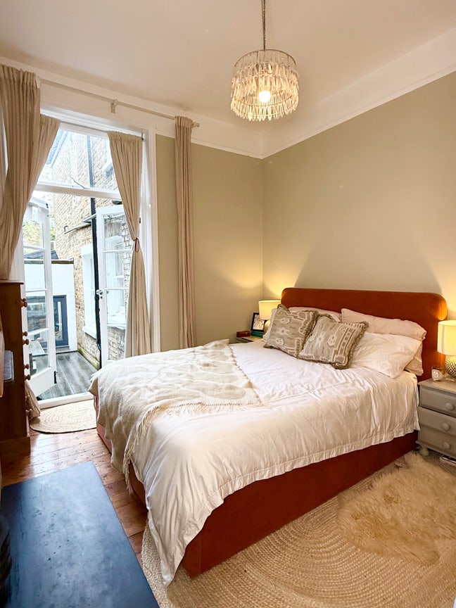 Stunning Queens Park 2 bd Garden Flat Dog friendly Main Photo