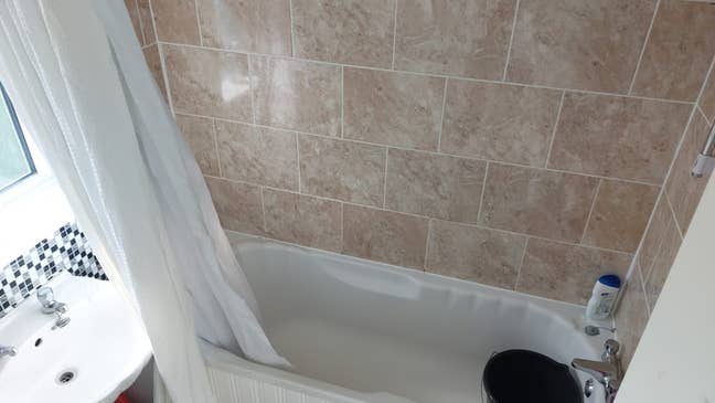 1 Double Room - Available to Move in Immediately Main Photo