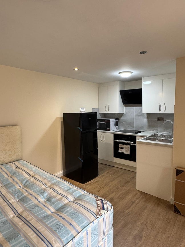Hayes Fully furnished brand new studio flat Main Photo