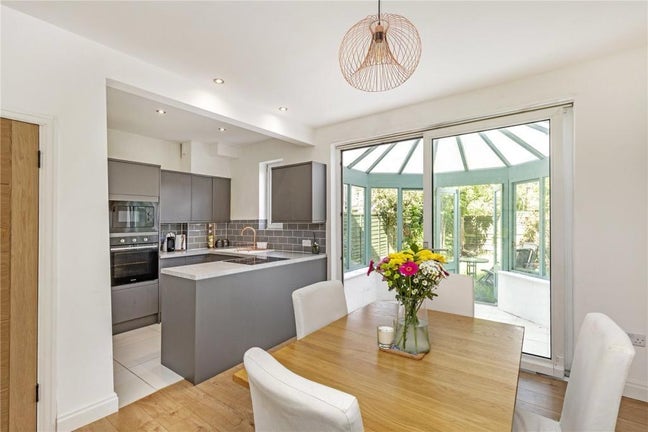 Looking for a lodger in our beautiful house Main Photo