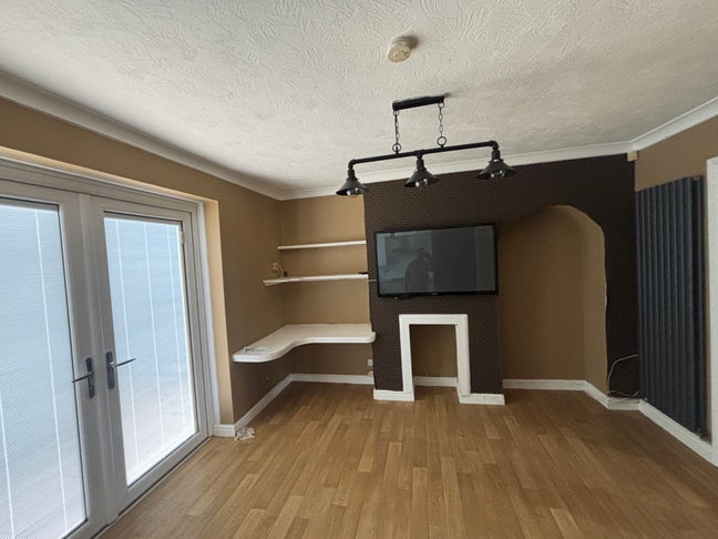  A fully furnished single room is available Main Photo
