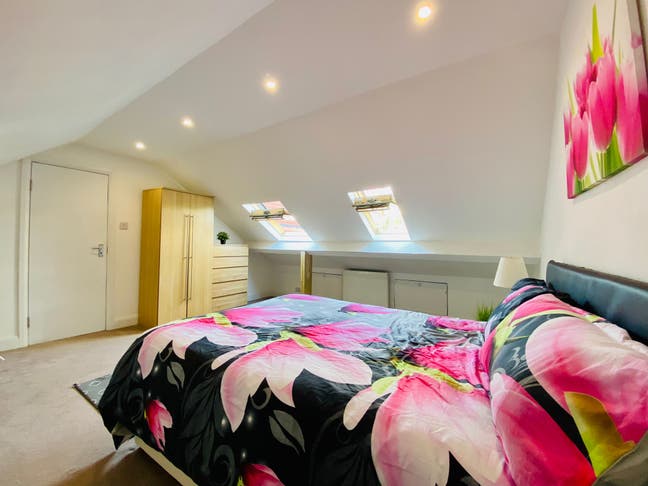 🌟 Private Atrium Room in North Acton – Zone 2 🌟 Main Photo