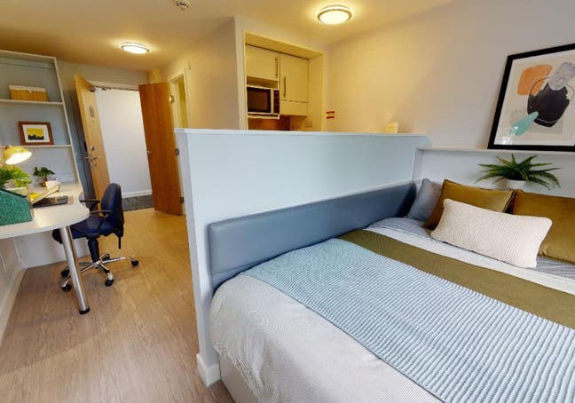 Modern studio flat 15 minutes from the city center Main Photo