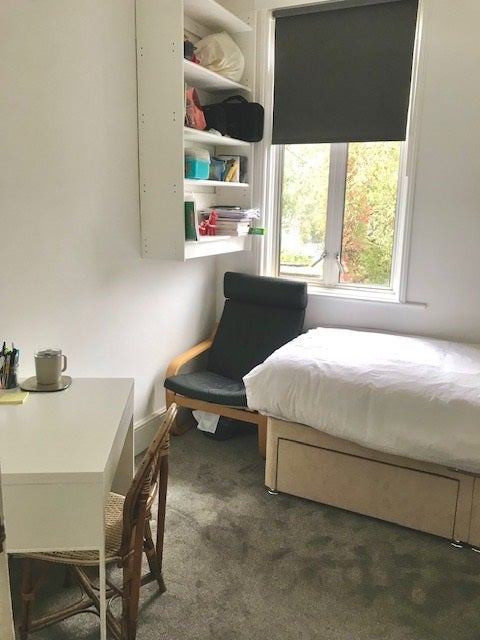 Quiet Single Room in family house in NW10  Main Photo