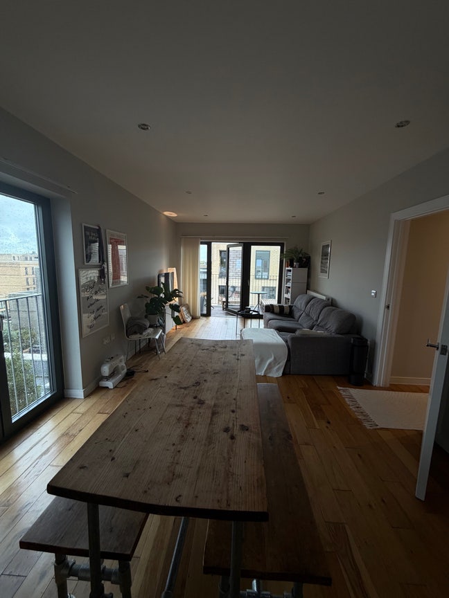 ✨Modern 2 Bed, 2 Bath Flat in Oval Quarters✨ Main Photo