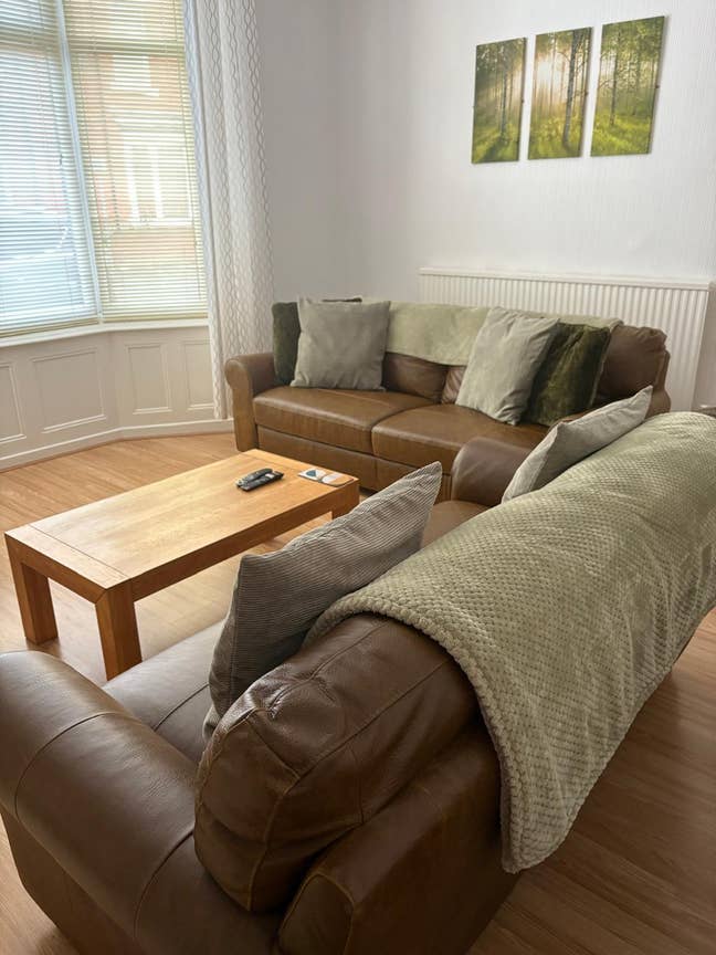 Contractors fully furnished  rooms to rent H/Pool Main Photo