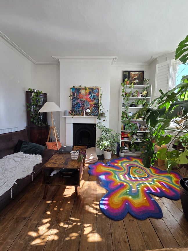 Room in bright friendly 2-bed flat in Leytonstone Main Photo