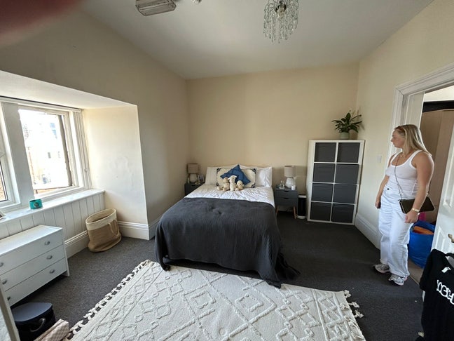 Double Room available in Clapham Common 4 Bed Main Photo