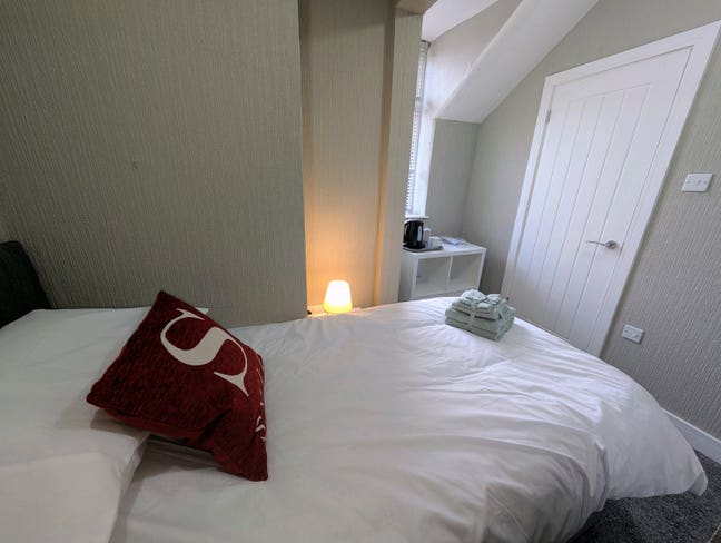 Last EnSuite Room On Central Walney- Move In Ready Main Photo