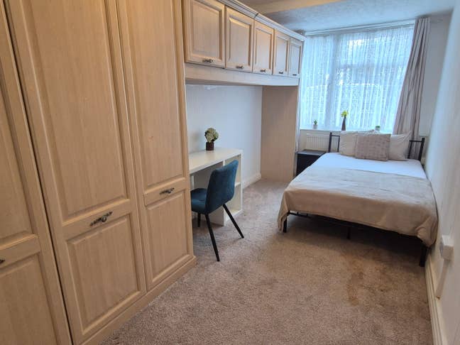 Lovely dbl room in Harrow Main Photo