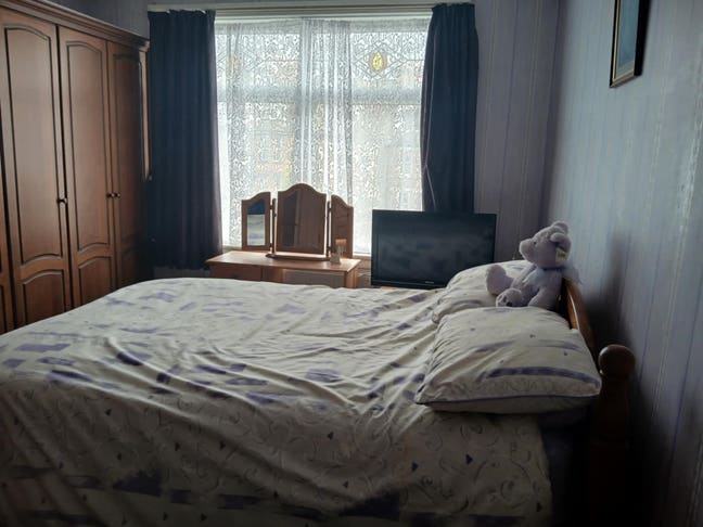 Retired Lady for Company or Someone Work from Home Main Photo
