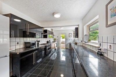 🌸 Stylish Couple Room N8 – Bills & WiFi Included Main Photo