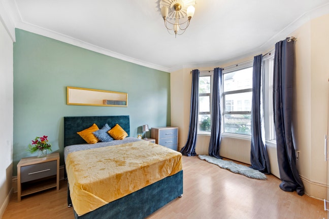 Modern Double Room, cleaner & WiFi incl ✨ Main Photo
