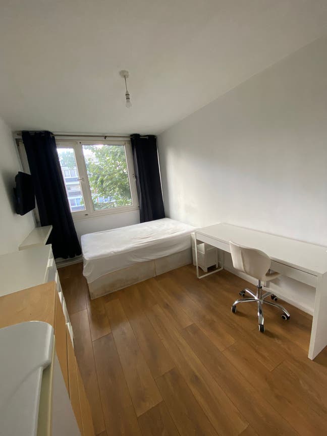 🌟 Double Room to Let in Richmond Park  Main Photo
