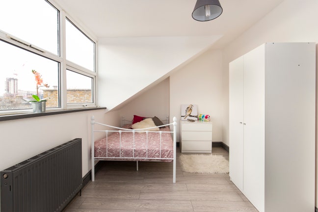 Bedsit 💥 Private kitchen - £150off first month 💥 Main Photo