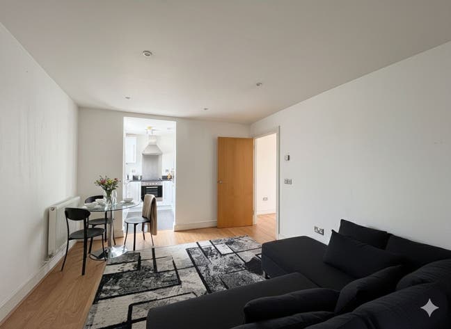 Stunning 3-Bedroom Flat in Mercury House, E16 Main Photo