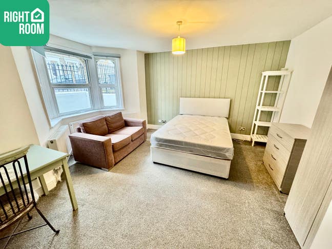 Luxury Room with Garden Access | SW9 Brixton Main Photo