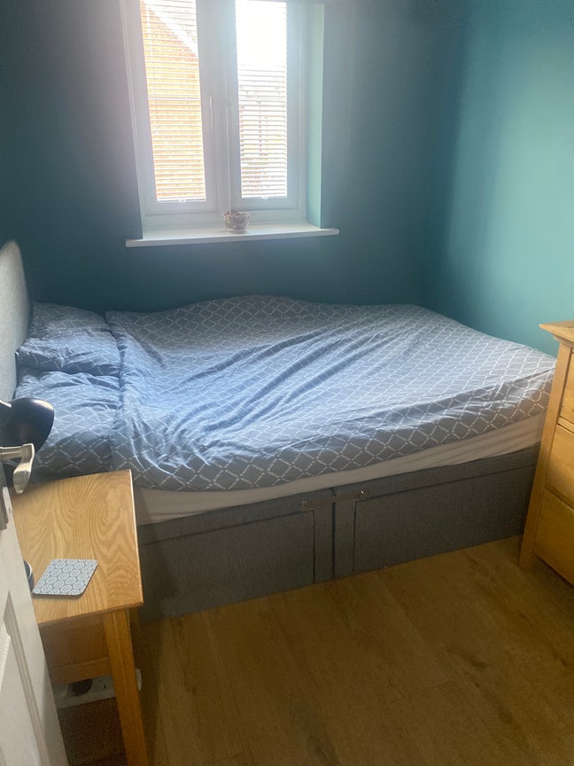 Small room close to hospital Monday to Friday  Main Photo