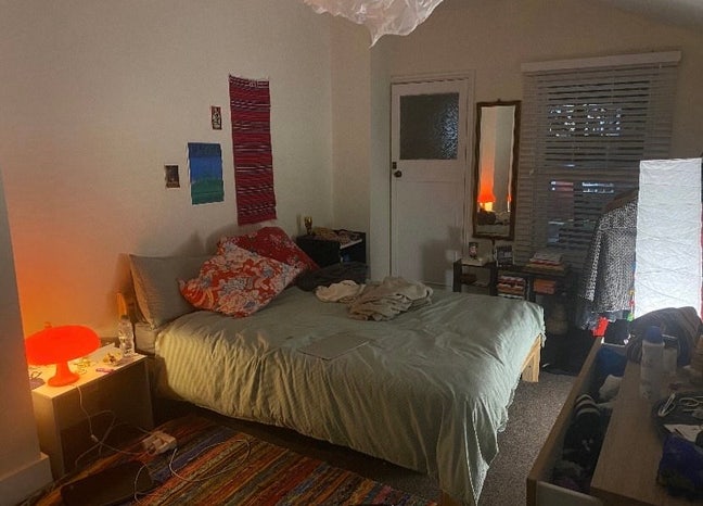 Cosy Room off Old Kent Road Available Asap Main Photo