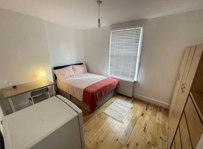 🛏️ Double Room to Let in- Willesden Green   Main Photo
