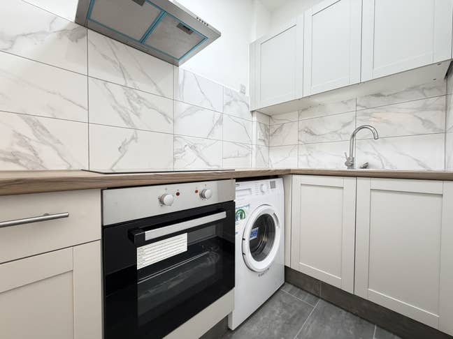 Studio Flat in East End Road, East Finchley N2  Main Photo