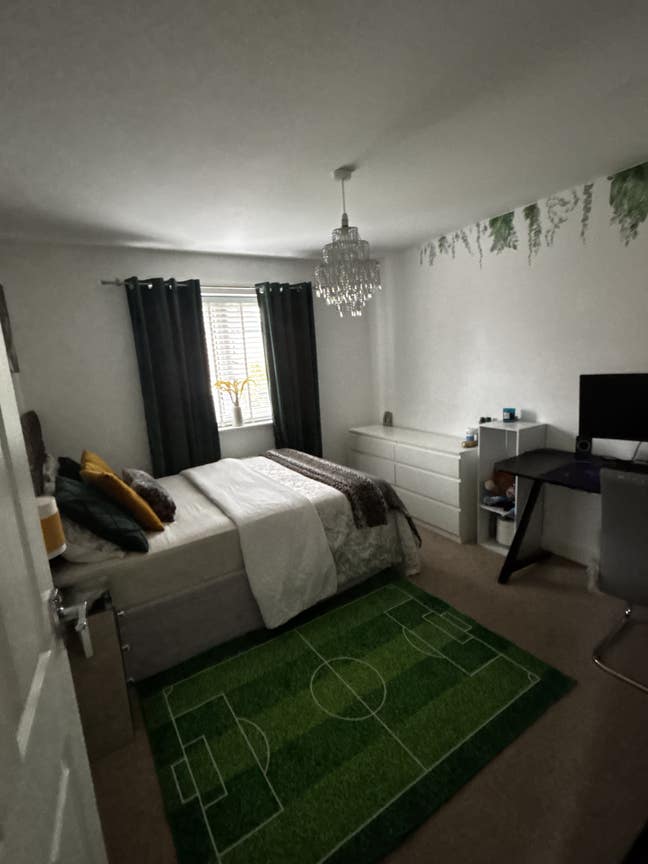 Beautiful clean double room available  Main Photo