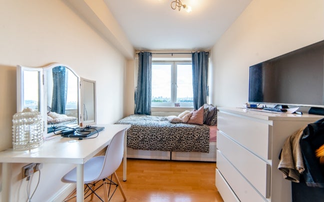 Limehouse Double room!  Main Photo