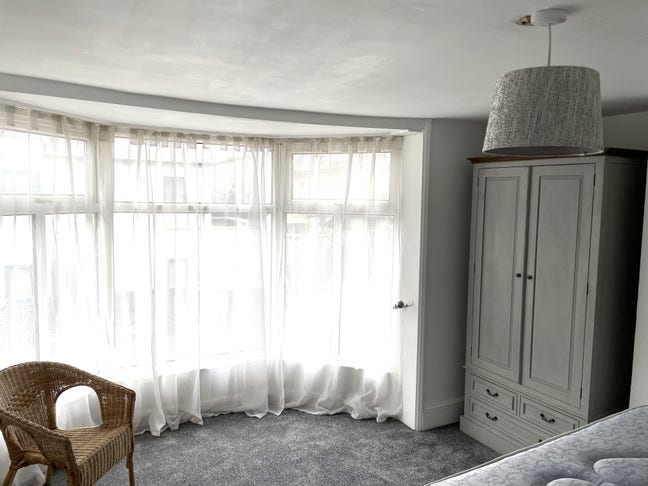 Double room to rent on Nelson road Central  Main Photo