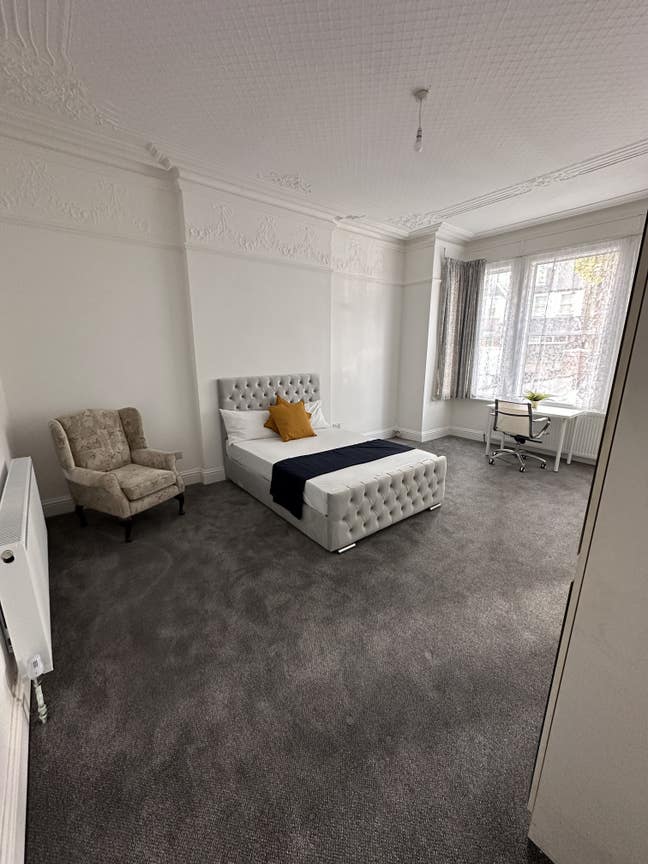 🏡  1 Month Let - All Included-  10 Min to Jubilee Main Photo