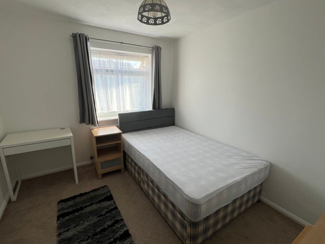 Bright double room in shared house for two Main Photo