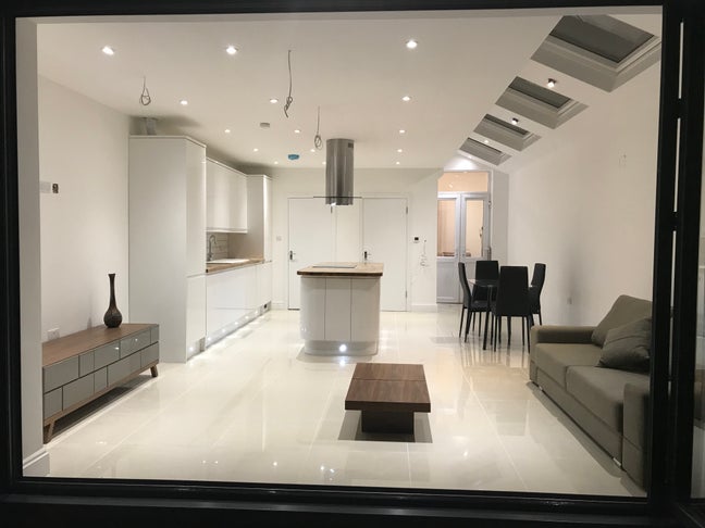 Superking Luxury Bedroom Peckham  SE15 Main Photo