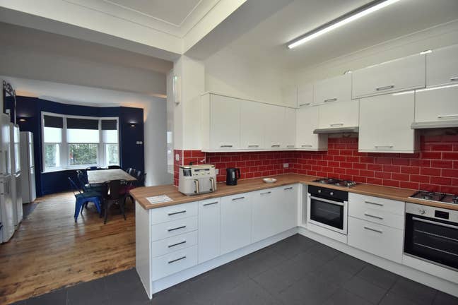 Young Professionals / Students - Double Rooms Main Photo
