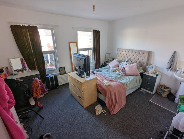 Urgent: Housemate Needed Main Photo