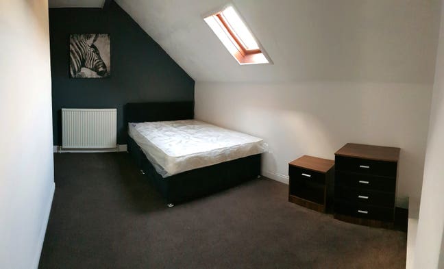 Great double room to rent in share house Main Photo