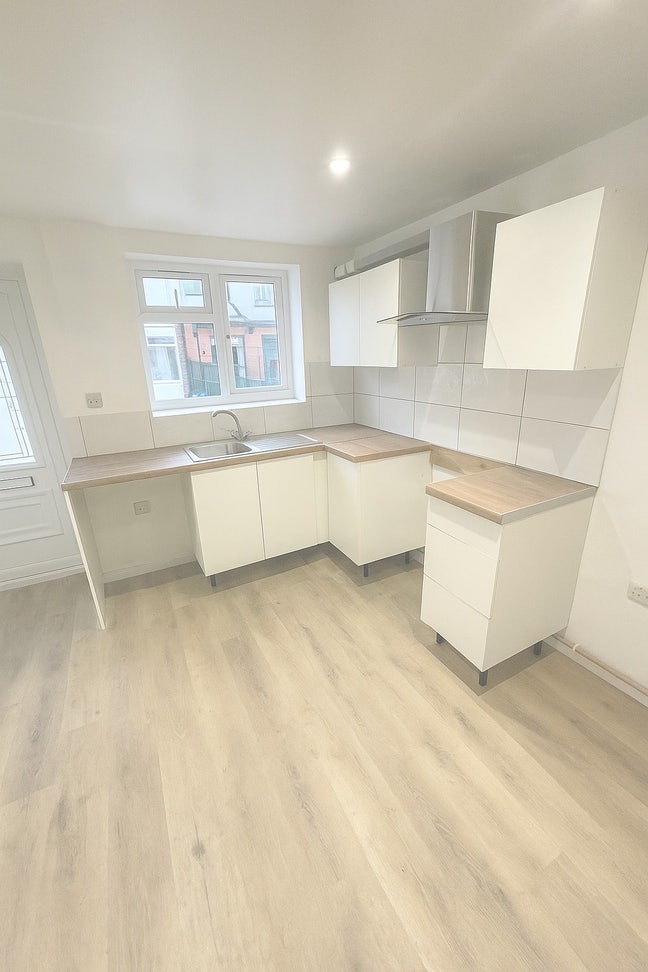 Studio flat & Two bedroom Flat  Main Photo