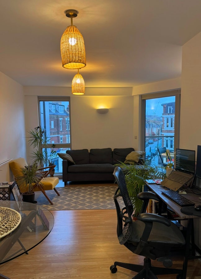 Light and Spacious 1 Bed Flat with Balcony Main Photo