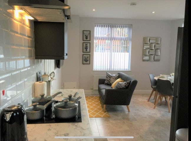 **New En-Suite/Large Double Rooms** Main Photo