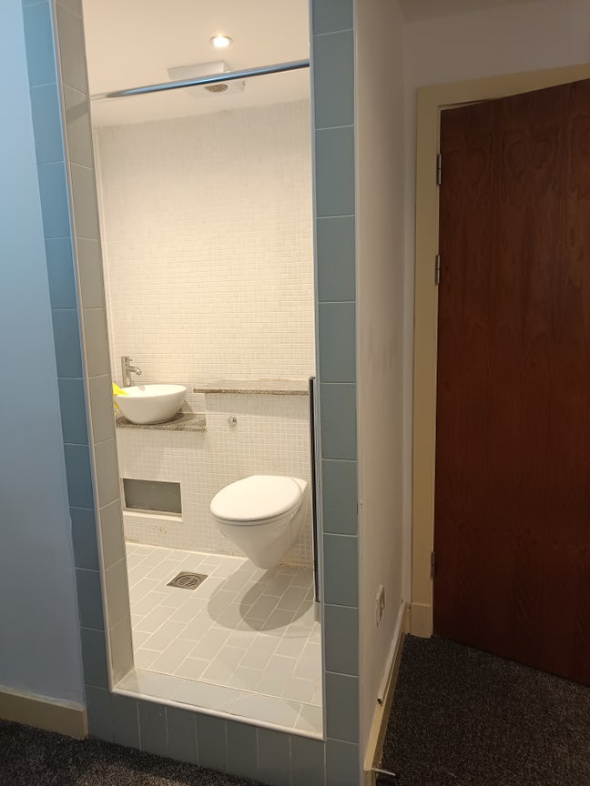 En-suite room available - Ancoat city center  Main Photo