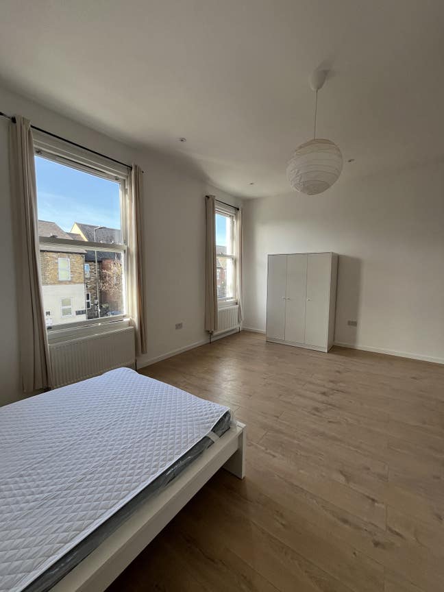 En-Suite Double Rooms w/Kitchenette in Chiswick Main Photo