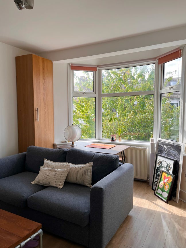 Cozy Ensuite in a 2 Bed Masionette Main Photo