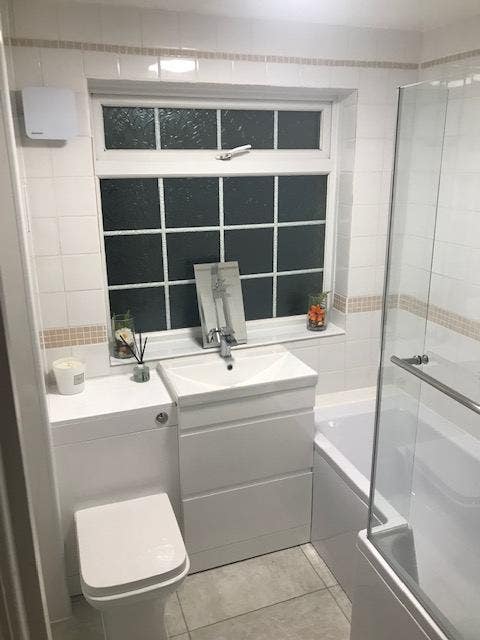Furnished double room in a newly renovated flat  Main Photo