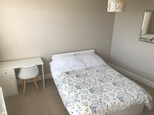 A Large Newly Decorated Double Room  Main Photo
