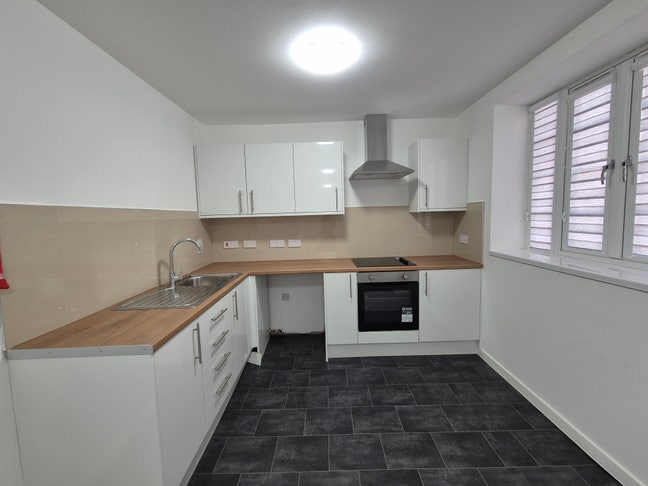 Beautiful new built flat to let 5 min from hosp Main Photo