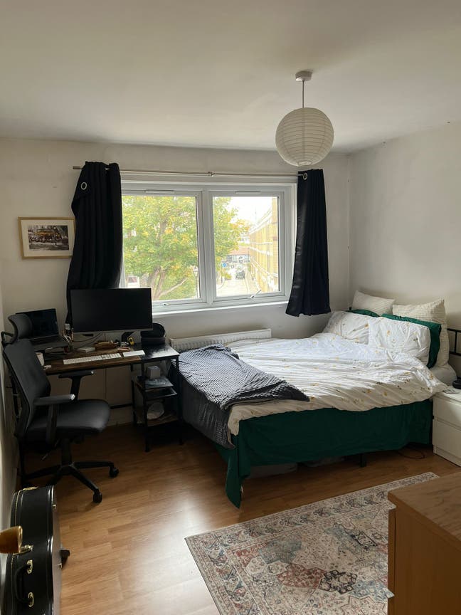 Large Double Room in Shoreditch! Main Photo