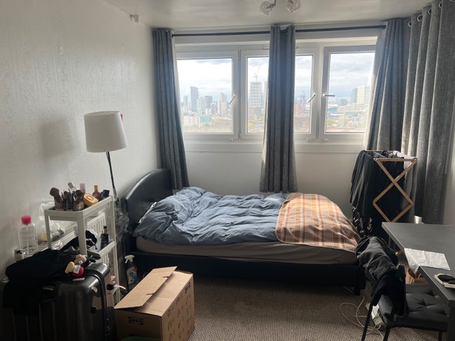 Spacious, quiet room available in Stratford Main Photo