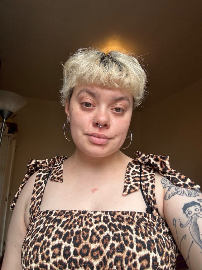 26 yr old young professional (and my cat!) Main Photo