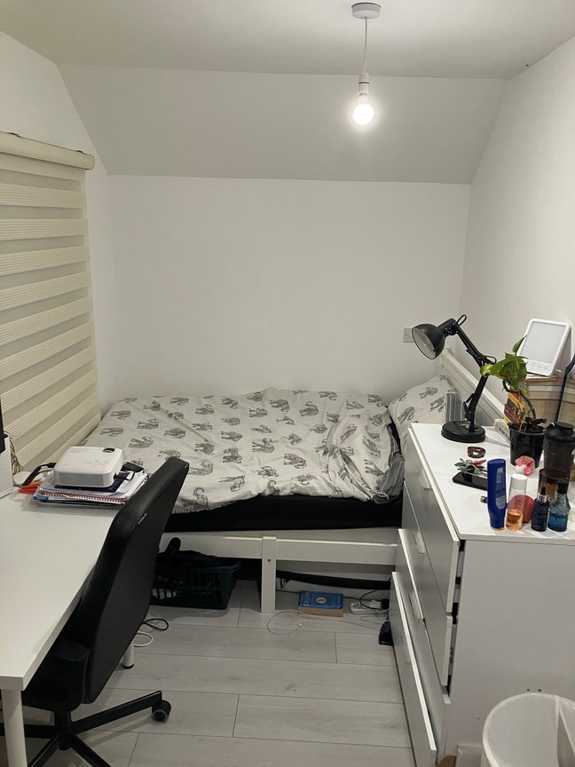 Large double room in Arsenal Main Photo