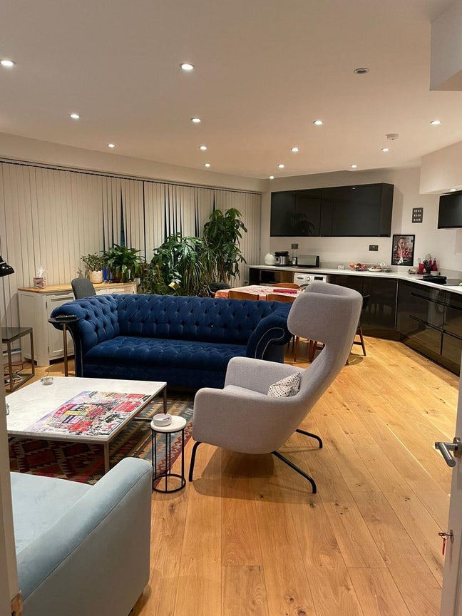 Room in beautiful, spacious apartment  Main Photo